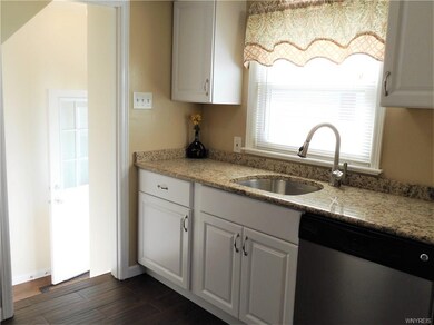 This Kitchen is all brand new in 2018! Granite cou