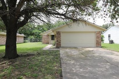 811 Clyde St, Fort Worth, TX 76108 - photo 2