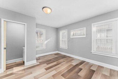 013_ 94 Whitethorne Ave 033-