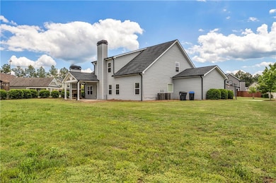 304 Red Cap Cir, Jefferson, GA 30549 - photo 6