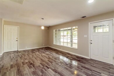 1219 N Howeth St, Gainesville, TX 76240 - photo 4