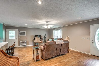 Open plan - Neutral decor
