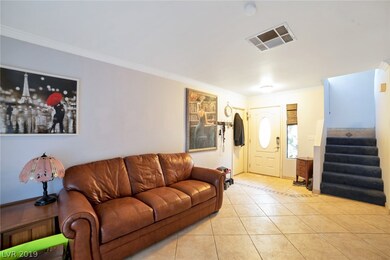 2824 Edge Rock Cir, Las Vegas, NV 89117 - photo 6