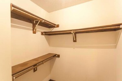 6617 Earnshaw St, Shawnee, KS 66216 - photo 6