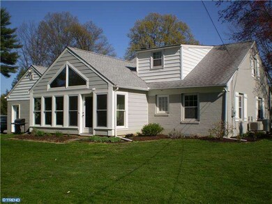 303 Martin Ln, Wallingford, PA 19086 - photo 3