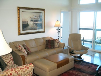 Living Room - view 2
