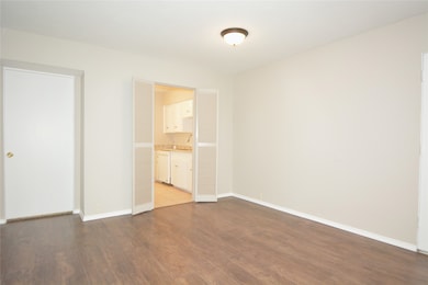 2121 Fountain View Dr unit 18, Houston, TX 77057 - photo 4