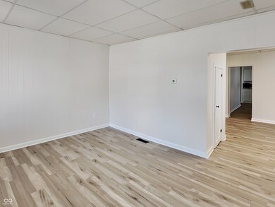 223 W Bow St, Thorntown, IN 46071 - photo 2