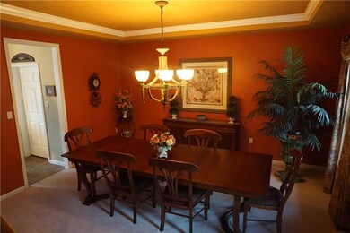 Large Formal Dinigroom perfect for those dinner pa