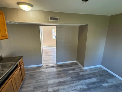 442 S Yale Kitchen 06-25