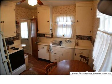 185 Kemball Ave, Staten Island, NY 10314 - photo 2