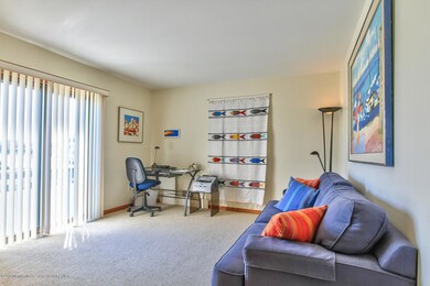 1444 Bayview Ave Listing 9872-large-005-