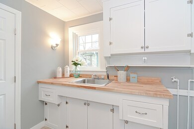 10 Sherman St, Wareham, MA 02571 - photo 4