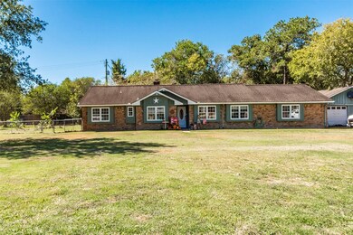 15902 Ash Rd, Alvin, TX 77511 - photo 2