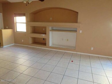 023-362752 -Living Room-d