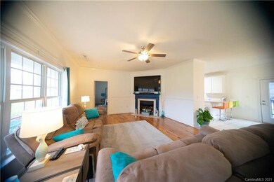 121 W Morrison Creek Rd, Statesville, NC 28625 - photo 5