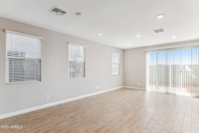 5841 E Zachary Dr, Phoenix, AZ 85054 - photo 4