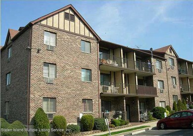 30 Donna Ct unit 1, Staten Island, NY 10314 - photo 2