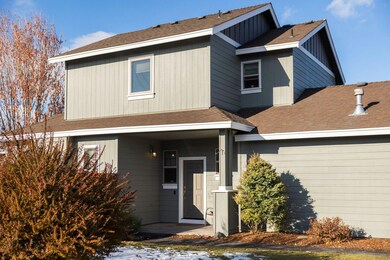 1211 NW 18th St, Redmond, OR 97756 - photo 2