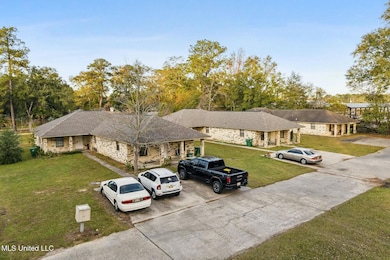 2204 S McGeehee Ln, Picayune, MS 39466 - photo 4