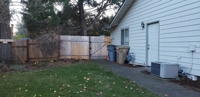 200 NW Sinclair Dr, Grants Pass, OR 97526 - photo 7