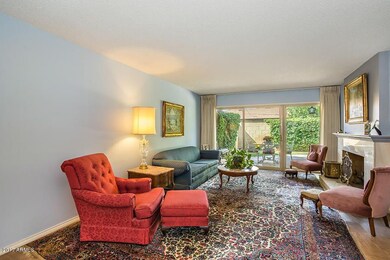 1018 E Marlette living
