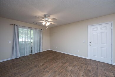 2011Hwy17NUnit1400B006