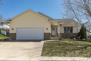1501 Wolf Dr NW, Cedar Rapids, IA 52405 - photo 3