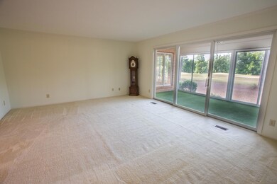 8 Eagle Road R LR DKP-110