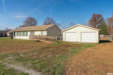 516 S Safford St, Christopher, IL 62822 - photo 3