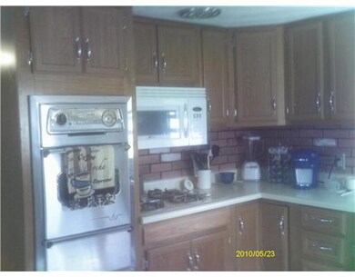 203 Finch Ave, North Providence, RI 02904 - photo 6