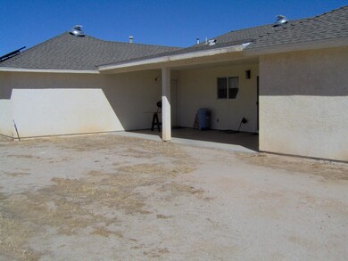 5852 Felsite Ave, Rosamond, CA 93560 - photo 3