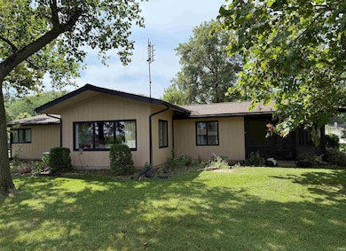 1105 Clark St, Berne, IN 46711 - photo 2