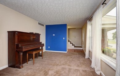 Living Room (3)