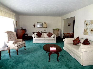 Living Room 670