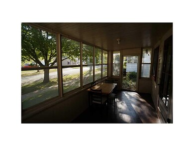 3-Seasons Porch/Room.