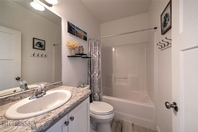Bathroom between 2 front bedrooms