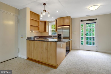 3062 S Buchanan St unit C2, Arlington, VA 22206 - photo 7