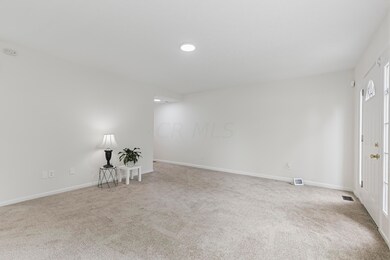 581 Dlyn St unit 11, Columbus, OH 43228 - photo 5