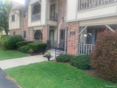 42160 Woodward Ave unit 8, Bloomfield Hills, MI 48304 - photo 4