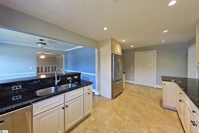 455 E Georgia St, Woodruff, SC 29388 - photo 5