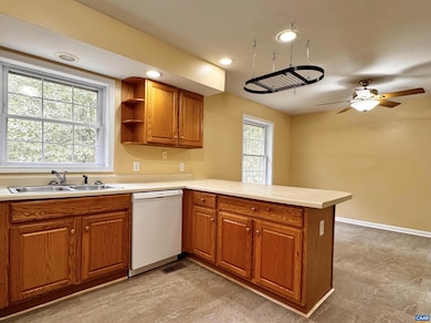 3126 Martin Kings Rd, Charlottesville, VA 22902 - photo 3