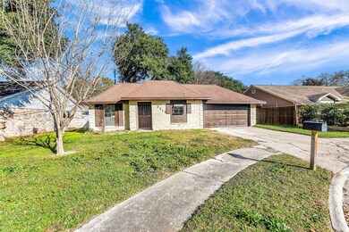 3718 Black Locust Dr, Houston, TX 77088 - photo 2