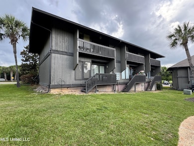 Back view of Lanai Bldg H