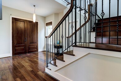 710 Beverly St, Houston, TX 77007 - photo 3