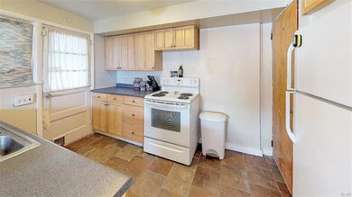 561 W Barner St, Allentown, PA 18103 - photo 6