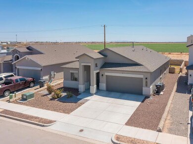 13912 Flora Vista Ave, Horizon City, TX 79928 - photo 4