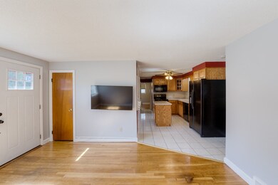 53 Glezen St, Worcester, MA 01604 - photo 7