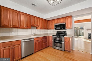 2316 Glade Bank Way, Reston, VA 20191 - photo 3