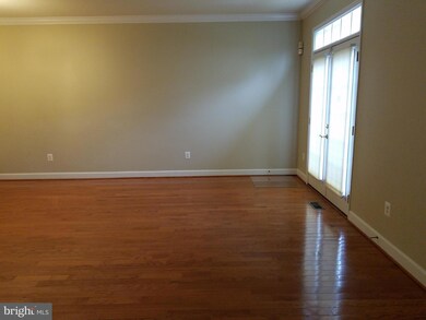 628 Cedar Spring St, Gaithersburg, MD 20877 - photo 3